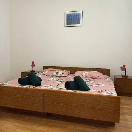 Apartmani Marko Novalja Exterior photo
