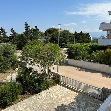 Apartmani Marko Novalja Exterior photo