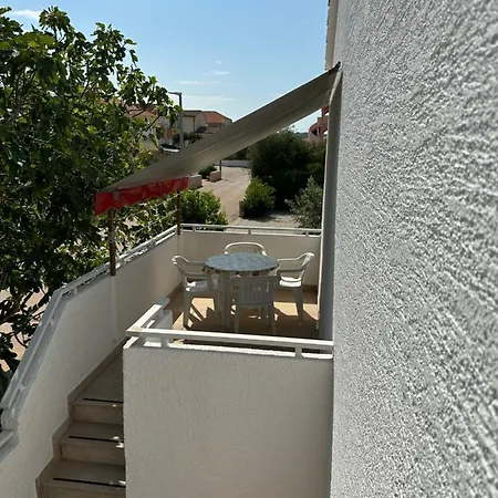 Apartmani Marko Novalja Exterior photo