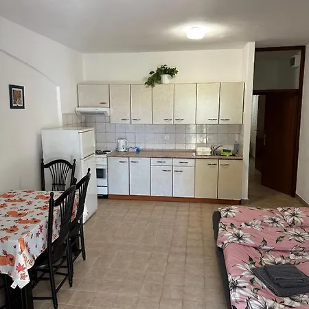 Apartmani Marko Novalja Exterior photo