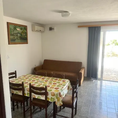 Apartmani Marko Novalja Exterior photo