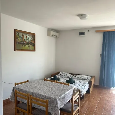 Apartmani Marko Novalja Exterior photo