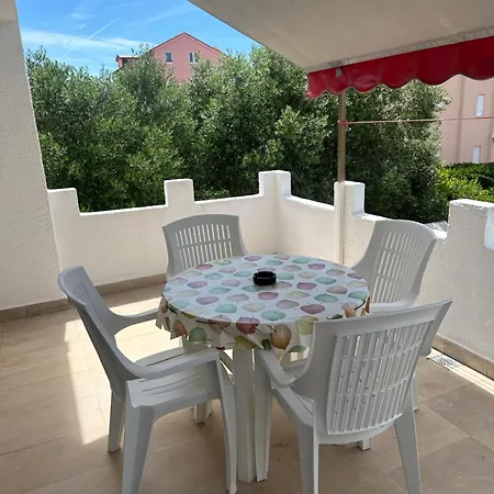 Apartmani Marko Novalja Exterior photo