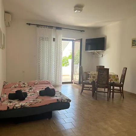 Apartmani Marko Novalja Exterior photo
