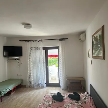 Apartmani Marko Novalja Exterior photo