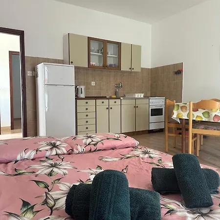 Apartmani Marko Novalja Exterior photo